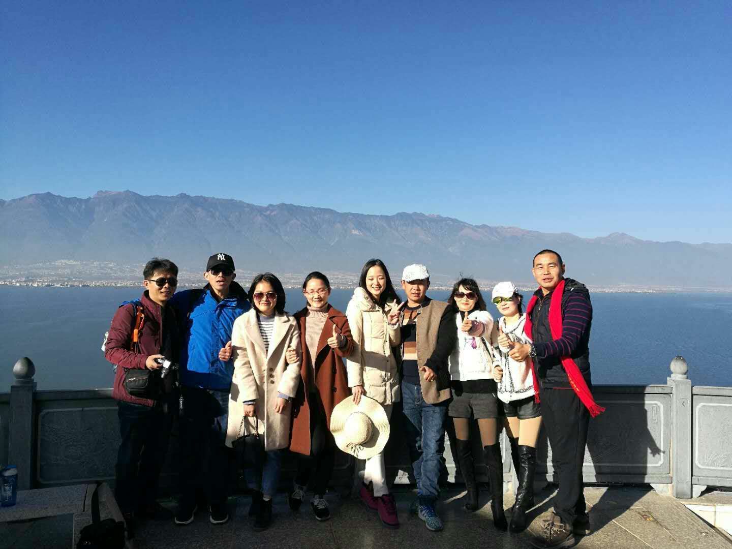 大理洱海合影留念